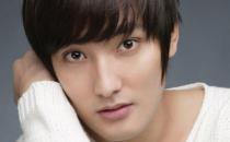 35岁男人要开始眼部保养