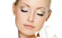 攻破暗哑下巴痘 不可不知的经期护肤指南