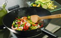 营养专家教你炒菜时如何正确“放”水