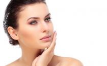 重视小痘痘远离“月球脸”