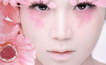 干燥脱皮肌如何卸妆？4个洁面美肌技巧