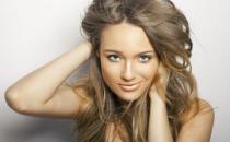 正确洗头方法 解决换季头发干燥