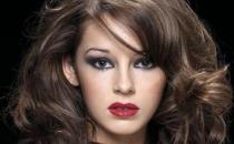 冬日护发秀发柔顺有光泽