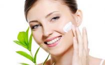 60岁也不长皱纹的洗脸法