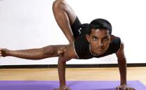 练瑜伽的好处 男性瑜伽改善体质塑体型