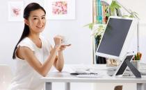 电脑族皮肤干燥的护肤方法