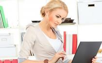 长期面对电脑的OL女性护肤技巧