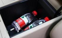 喝车里放的矿泉水会致癌？