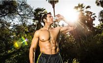 男人不爱喝水会折寿 15个坏习惯须警惕