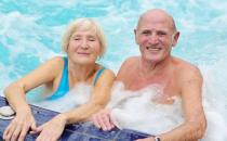 会游泳的老人跌倒概率比较低