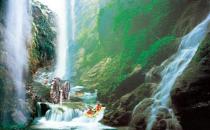 凉爽爽的清远古龙峡漂流