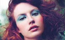 唇颊新玩法 打造微醺酒红妆容