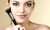 只用眼线描绘就可缔造的开眼角化妆法