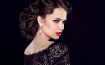 柔光粉彩清裸肌 约会美妆速成