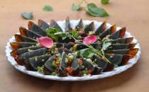 松花蛋不能和哪些东西一起吃