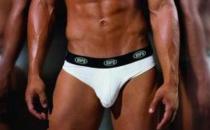 男性应当至少有10条内裤