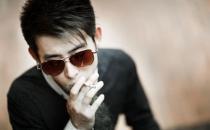 教你男士吸烟者如何护肤