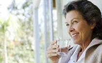 老年人健康离不开水