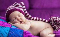 培养孩子自助入睡好习惯