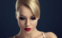 掌握底妆诀窍让你变小脸美女