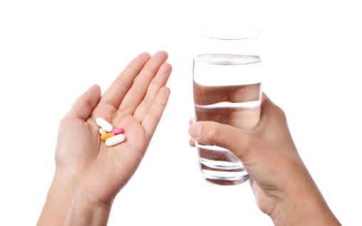 吃药千万不可盲目给自己加量！