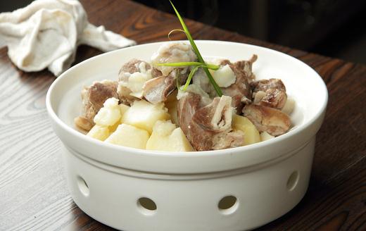 炖羊肉加点黑豆更健康