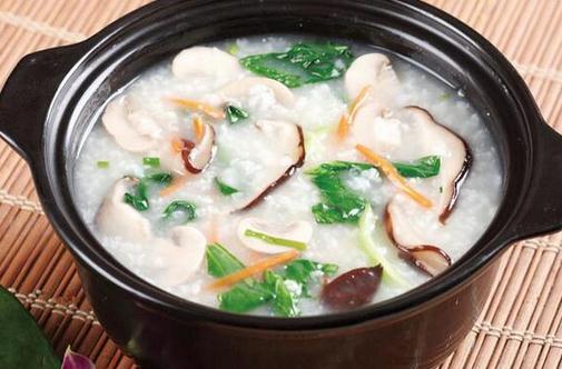 雨季多饮健脾祛湿的汤水