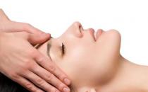 擦保养品加以按摩效果更好哦！