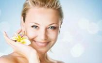 教你如何去除痘印和黑头