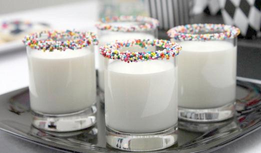 牛奶是美白润肤的好帮手！