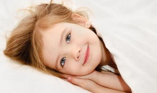 女宝宝阴唇粘连是怎么回事？