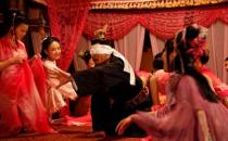 荒淫皇帝们的9种性爱变态癖好