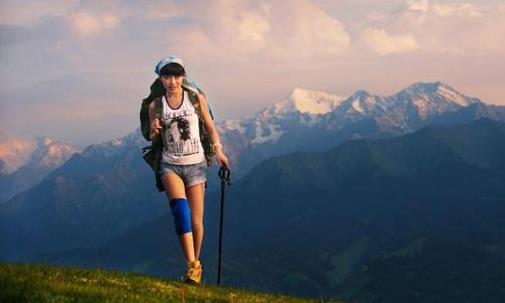 爬山后膝盖疼咋办？