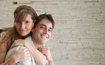 恋爱中的男人常做这些傻事