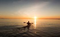 男人吃醋都会有哪些表现？