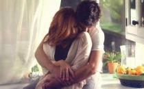 教你读懂男人不经意的亲密动作