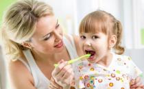 孩子牙齿黄的原因与解决办法