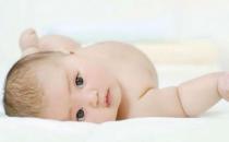 婴儿吐奶是怎么回事