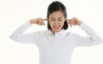 耳朵总是嗡嗡响怎么回事