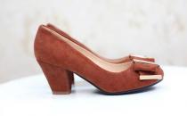 如何给磨砂皮鞋去油渍