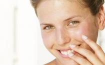 冷水洗脸好还是热水洗脸好