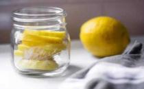 柠檬泡水让你又美又健康