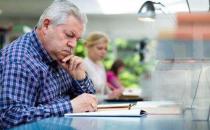 老人洗半身浴能促进血液循环