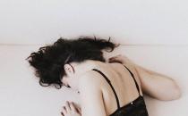 情绪不佳的时候别穿过硬衣服！