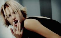 女人冬季穿皮靴小心脚气病！