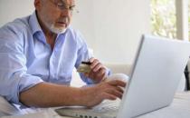 老人适当上网有助防痴呆