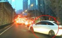 男子碰瓷月赚万元 遇到碰瓷教你三招脱困