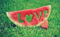 孕妇吃西瓜注意 尽量选靠瓜皮部分