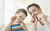 让你没有一点点防备的牙龈出血 用这三种方法止住它