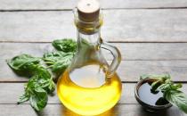 正确适量地使用烹调油 家庭用油的六大误区